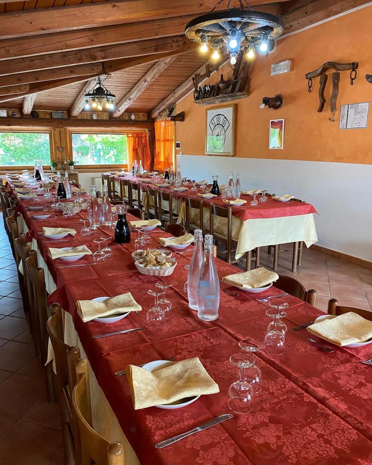 Agriturismo La Ruota Montelupo Albese Exterior photo